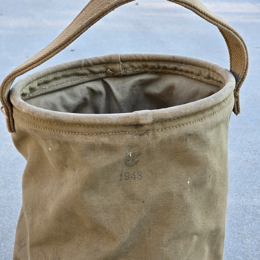 WWII US Military Army Canvas Water Bucket 1943 Collapsible Jeep Cavalry Pail - Picture 3 of 16